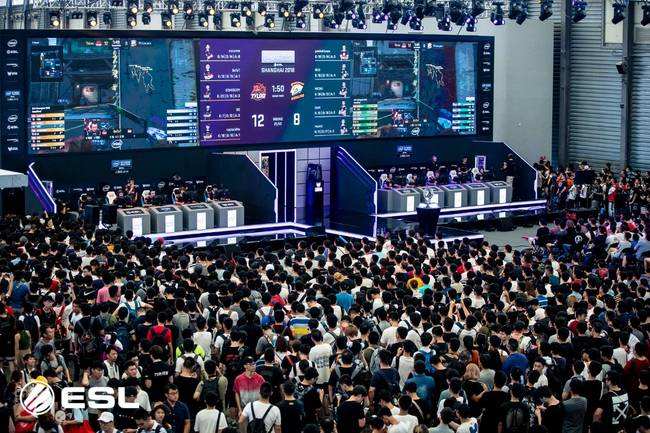 借强悍的团 借强悍的团